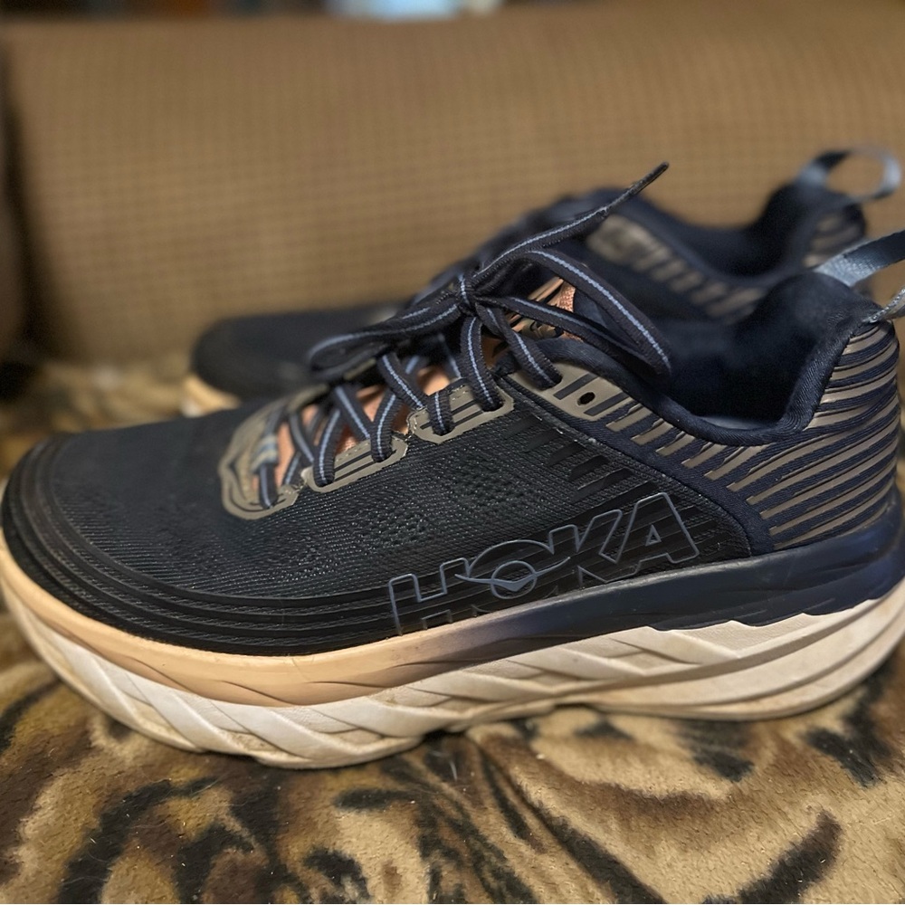 Hoka Bondi 6 Women’s Size 9